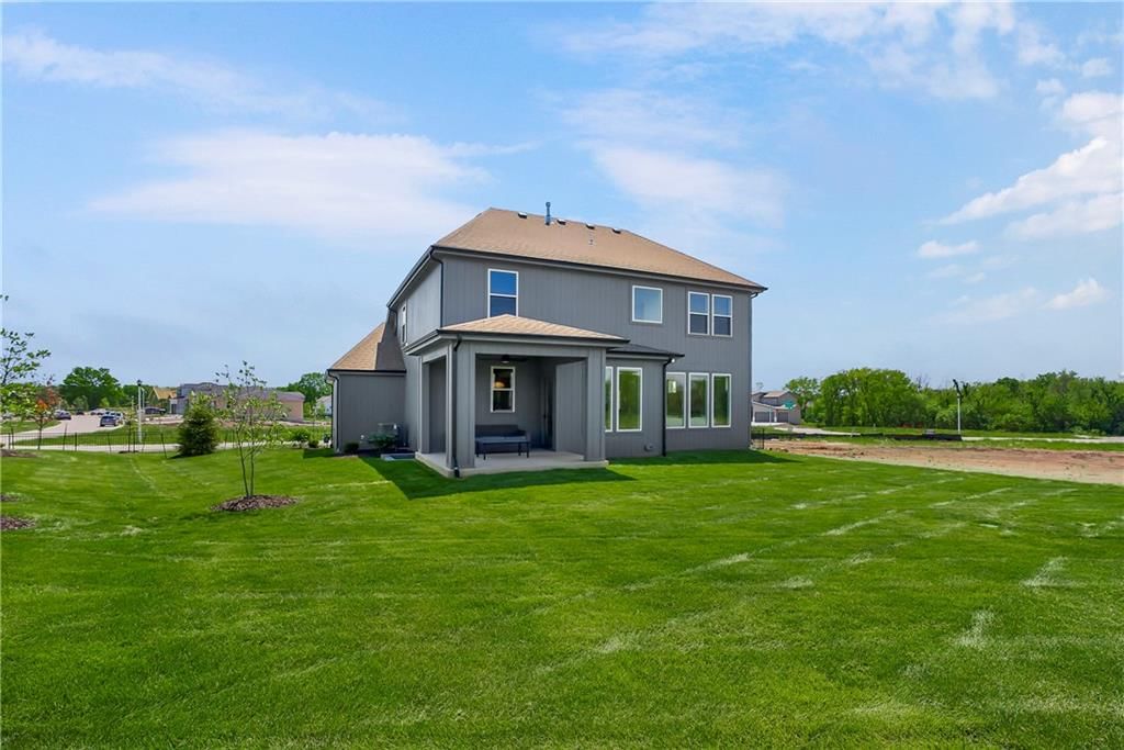 17809 Rainbow Boulevard — photo 45