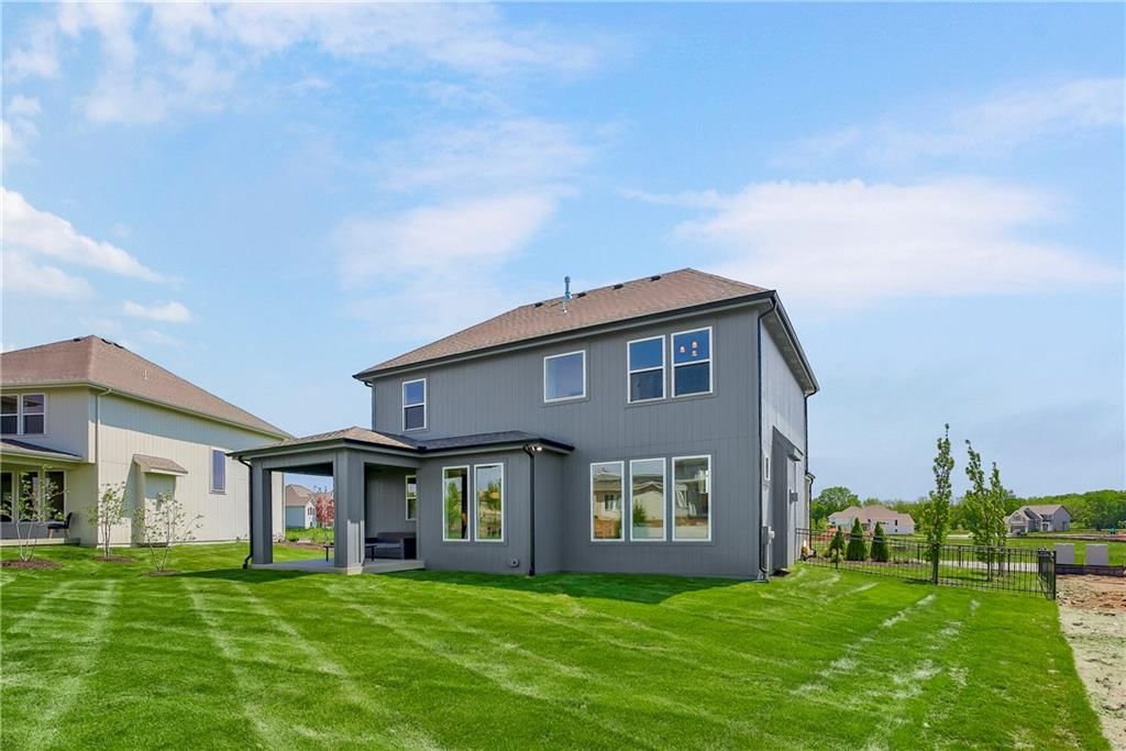 17809 Rainbow Boulevard — photo 47