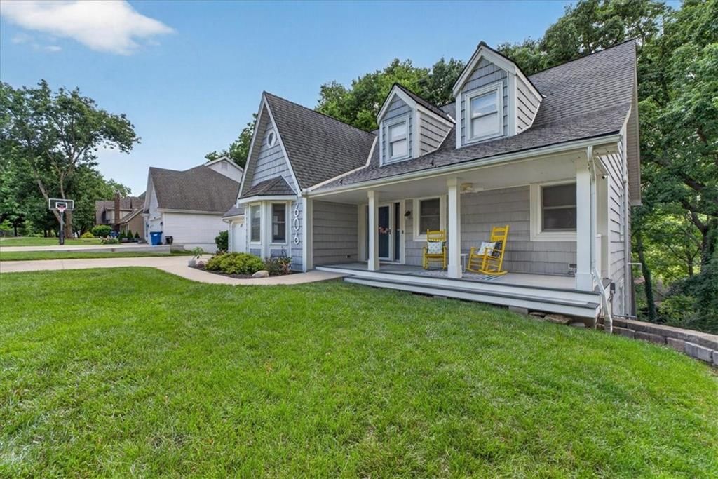 606 Camelot Drive — photo 4