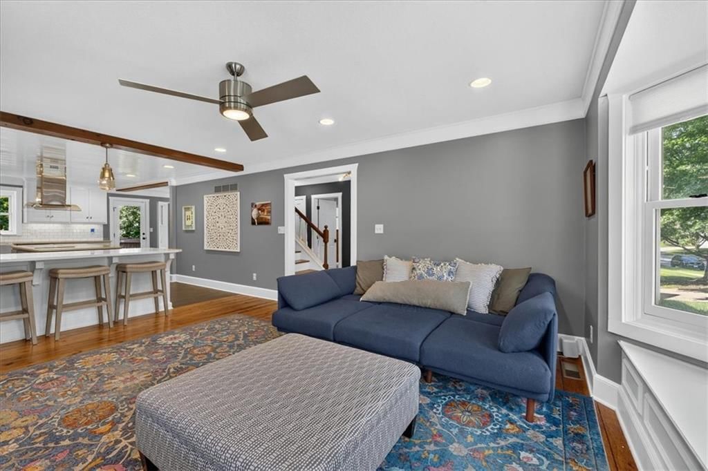 606 Camelot Drive — photo 11