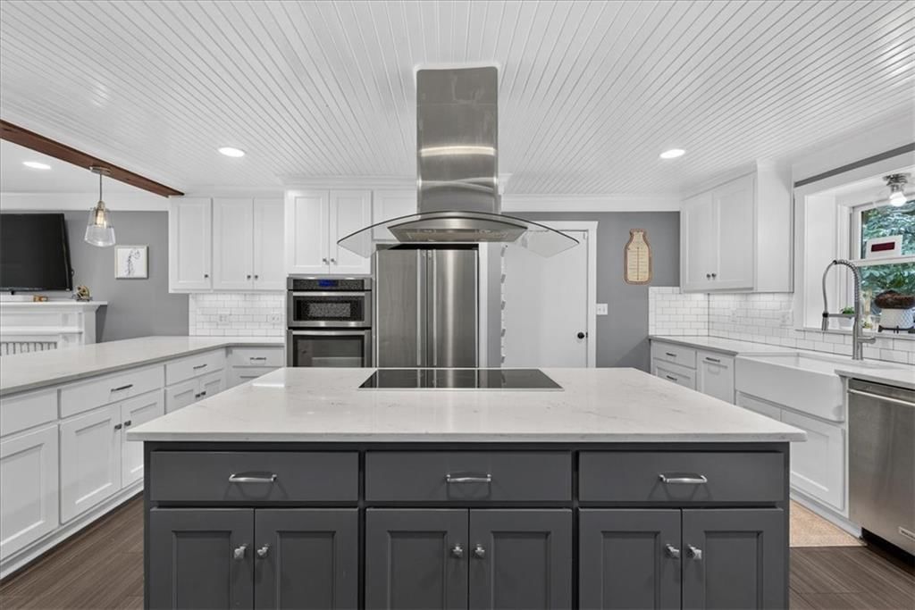 606 Camelot Drive — photo 15