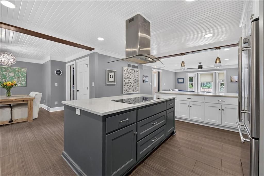 606 Camelot Drive — photo 17