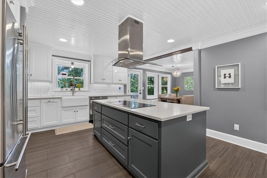 606 Camelot Drive — photo 18