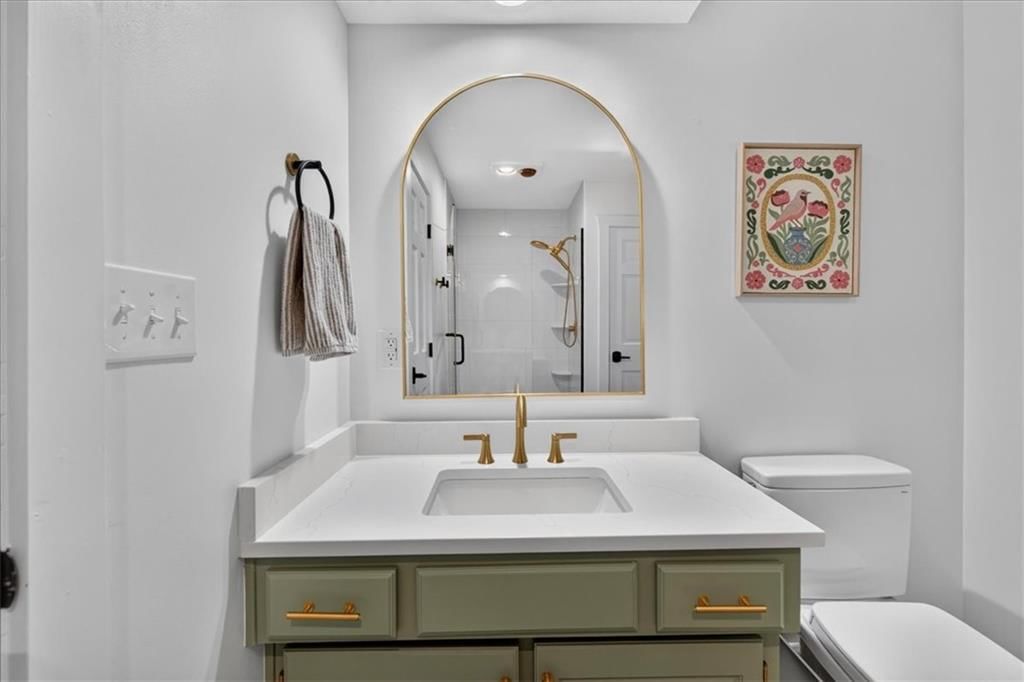 606 Camelot Drive — photo 33