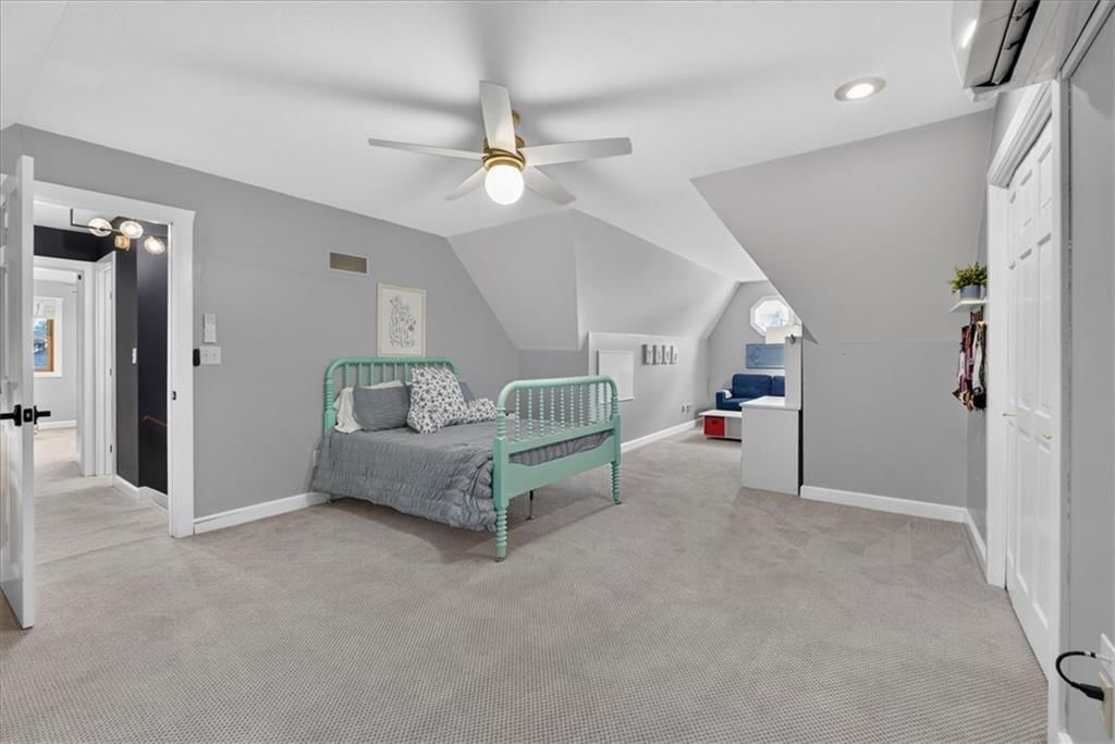 606 Camelot Drive — photo 36
