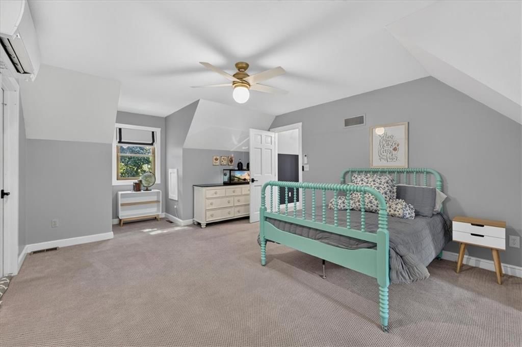 606 Camelot Drive — photo 37