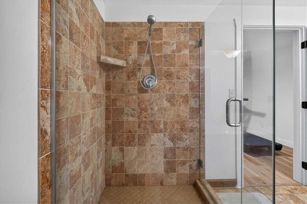 606 Camelot Drive — photo 61