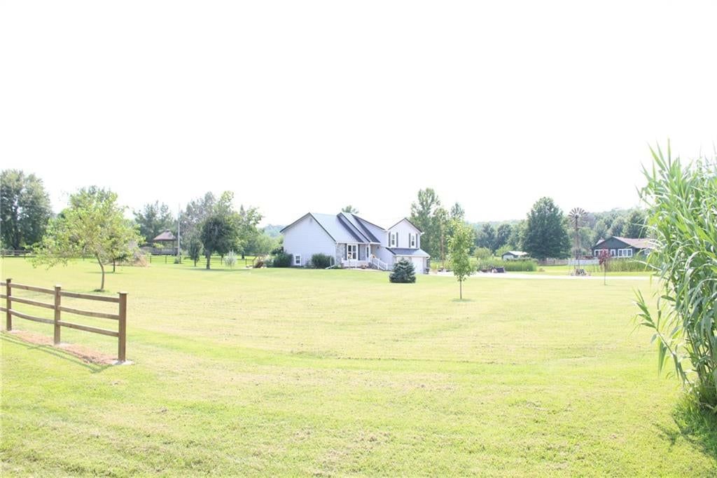 22215 Parallel Road — photo 6