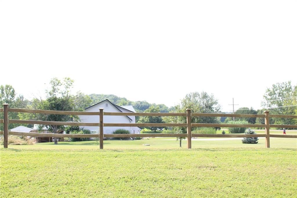 22215 Parallel Road — photo 14