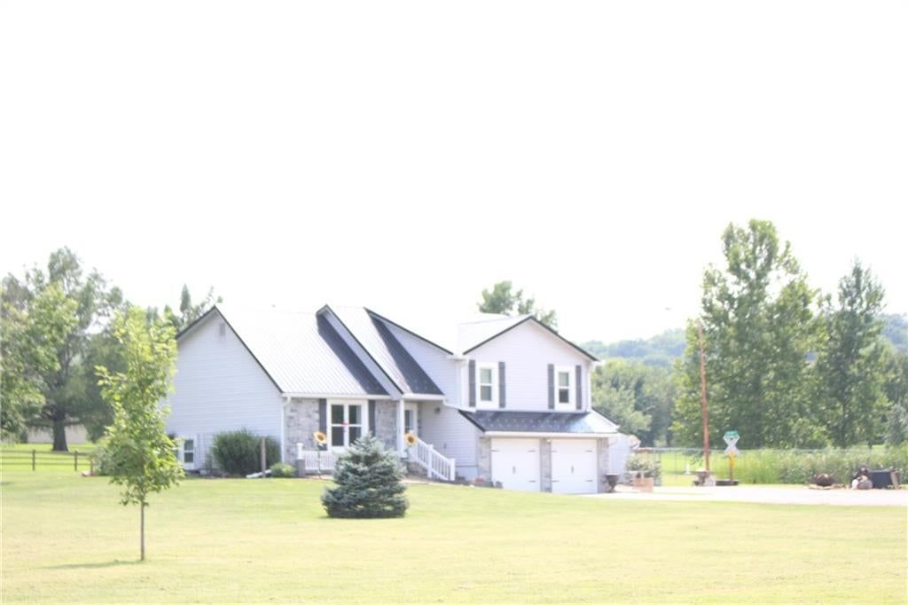 22215 Parallel Road — photo 15