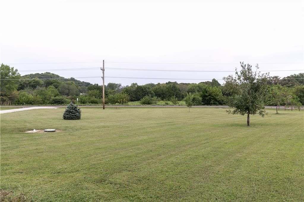22215 Parallel Road — photo 25