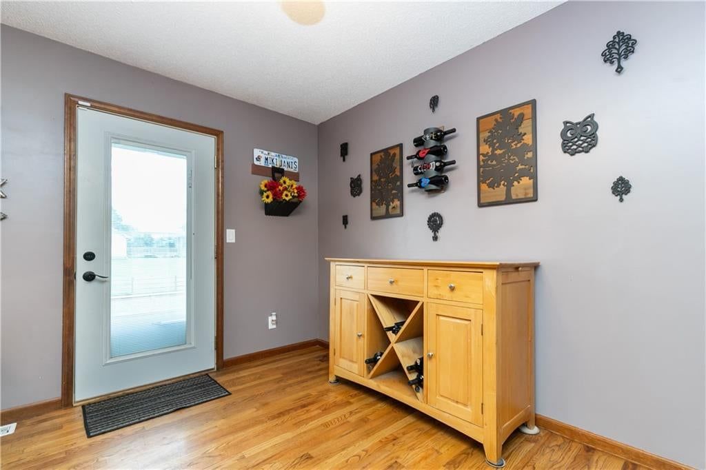 22215 Parallel Road — photo 33