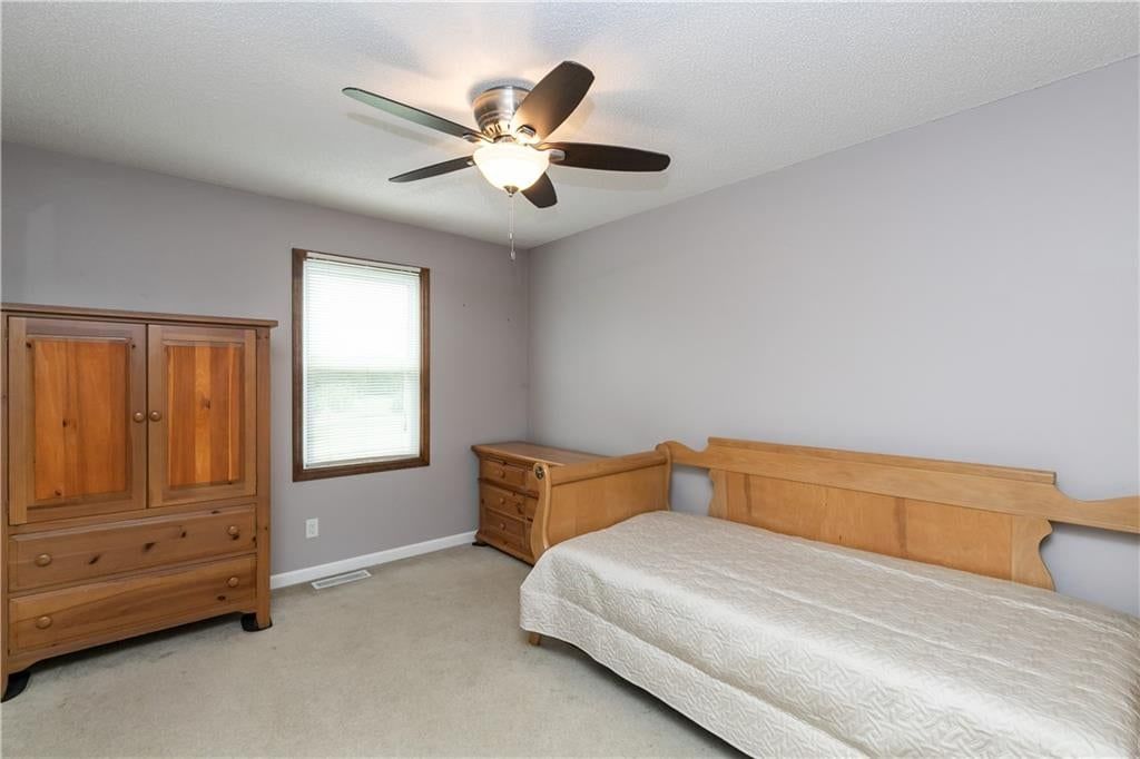 22215 Parallel Road — photo 36