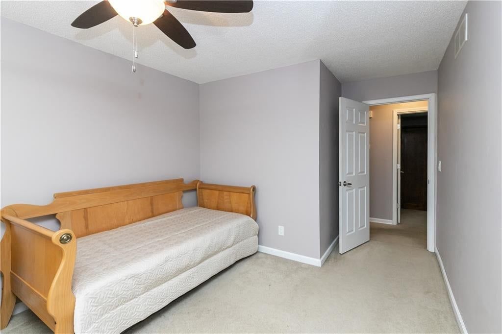22215 Parallel Road — photo 38
