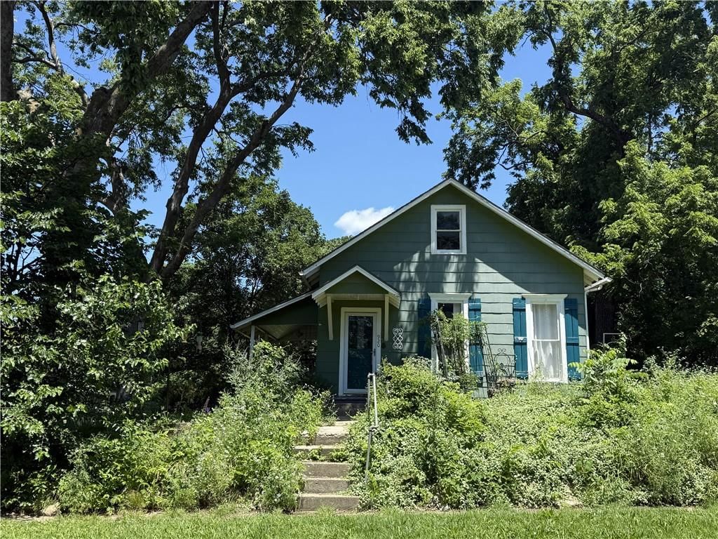 920 High Street, Baldwin City, KS