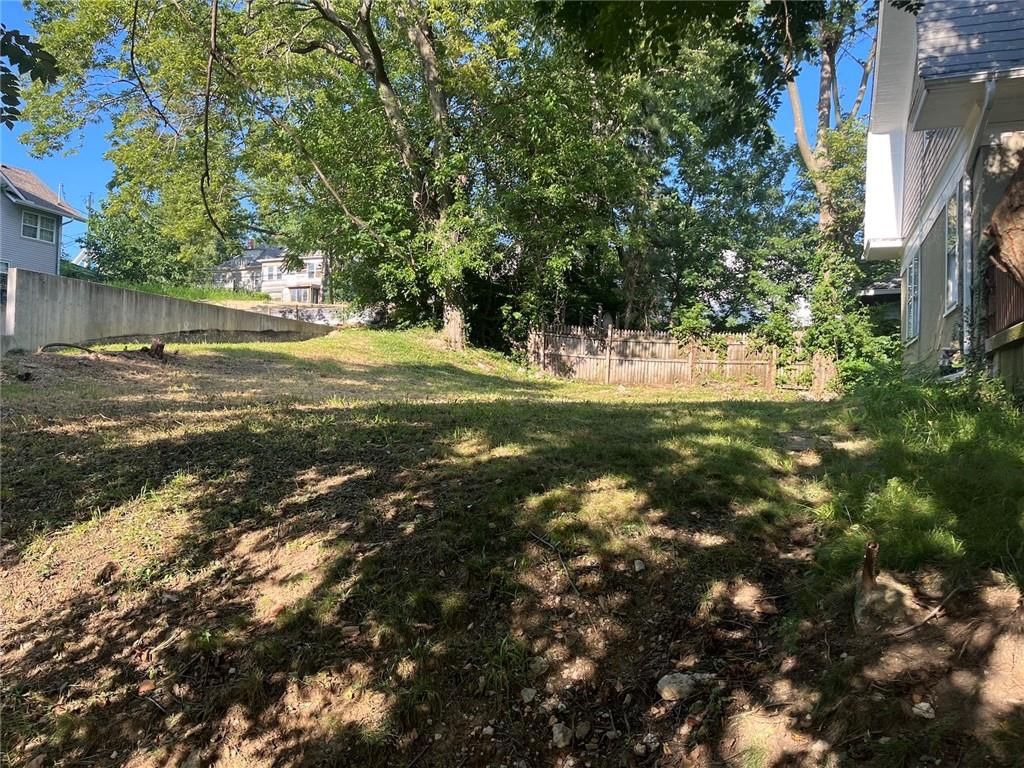 4235 Charlotte Street — photo 2
