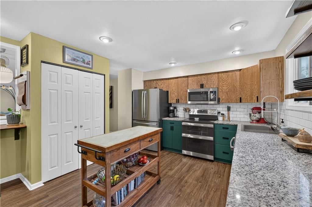 8004 W 64th Terrace — photo 9