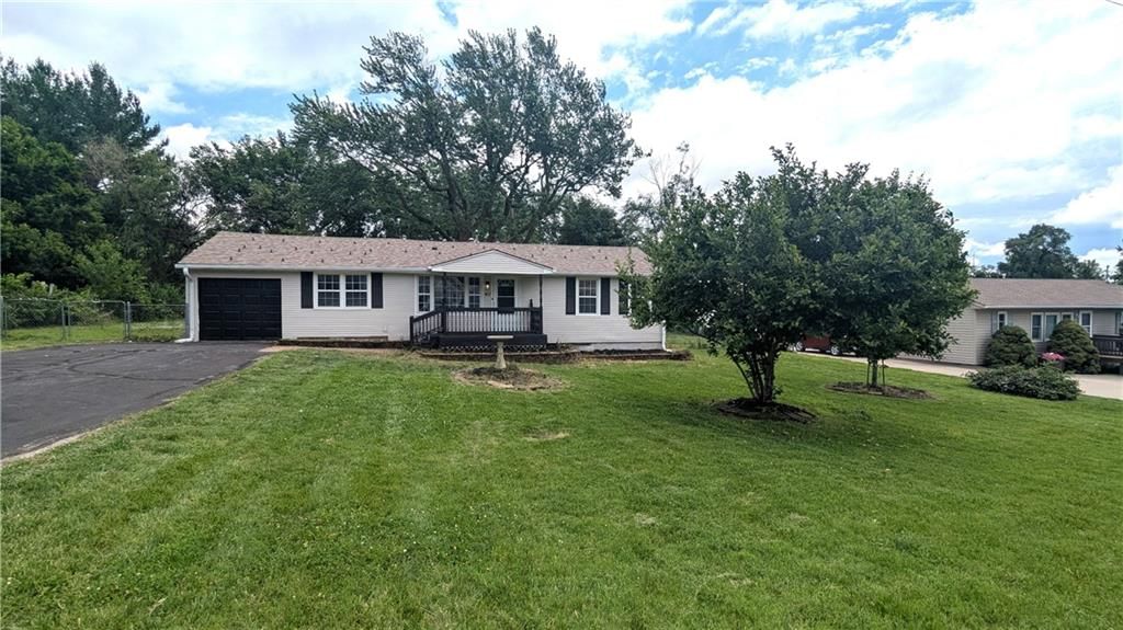 411 N Cogan Lane, Independence, MO