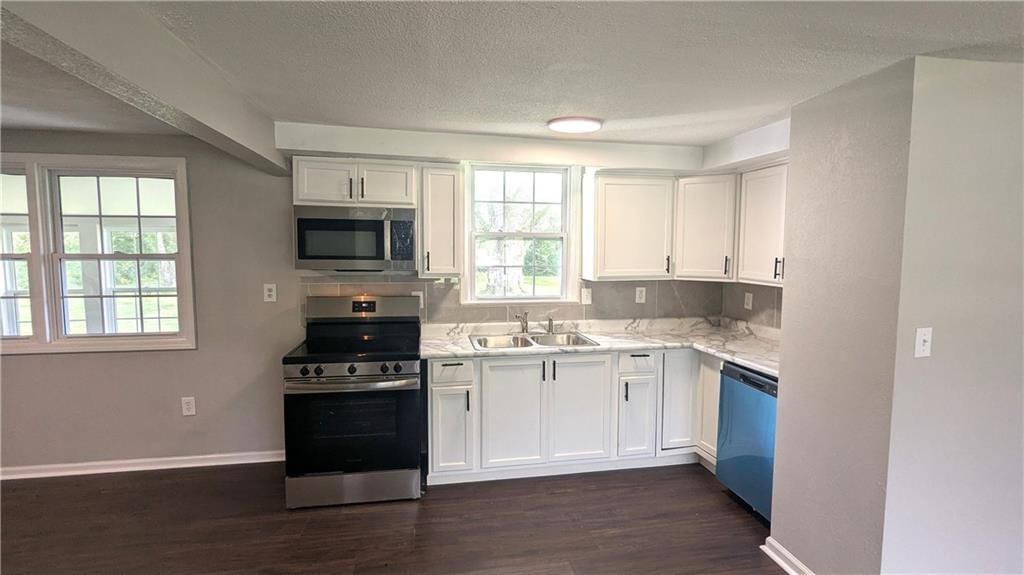 411 N Cogan Lane — photo 11