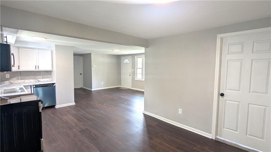 411 N Cogan Lane — photo 14