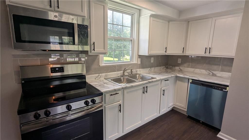411 N Cogan Lane — photo 16