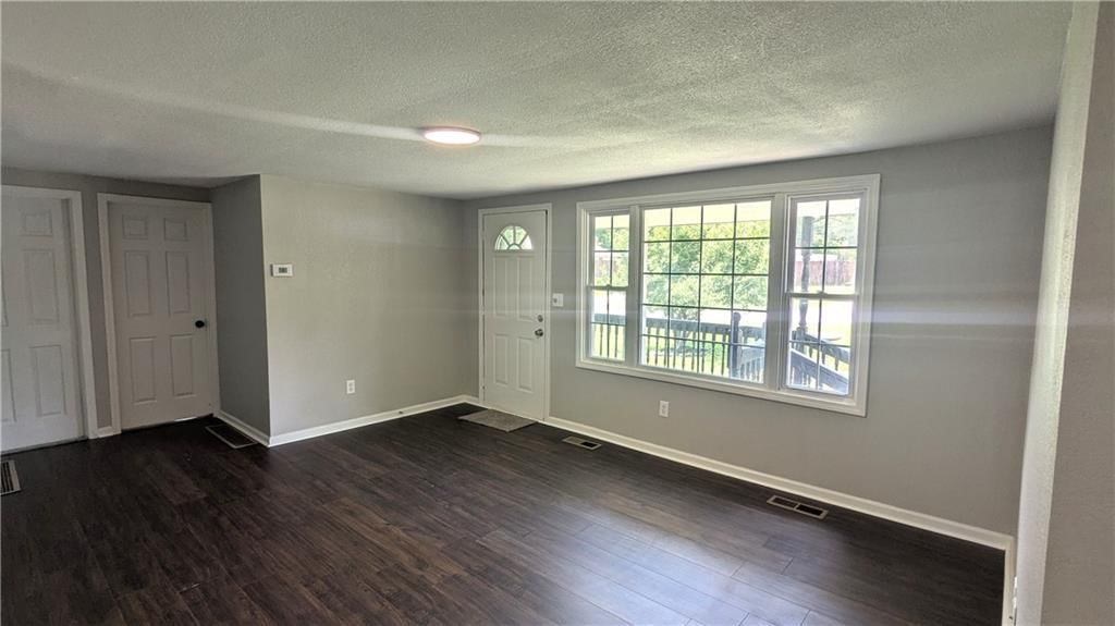 411 N Cogan Lane — photo 17