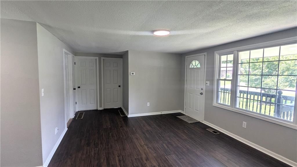 411 N Cogan Lane — photo 18