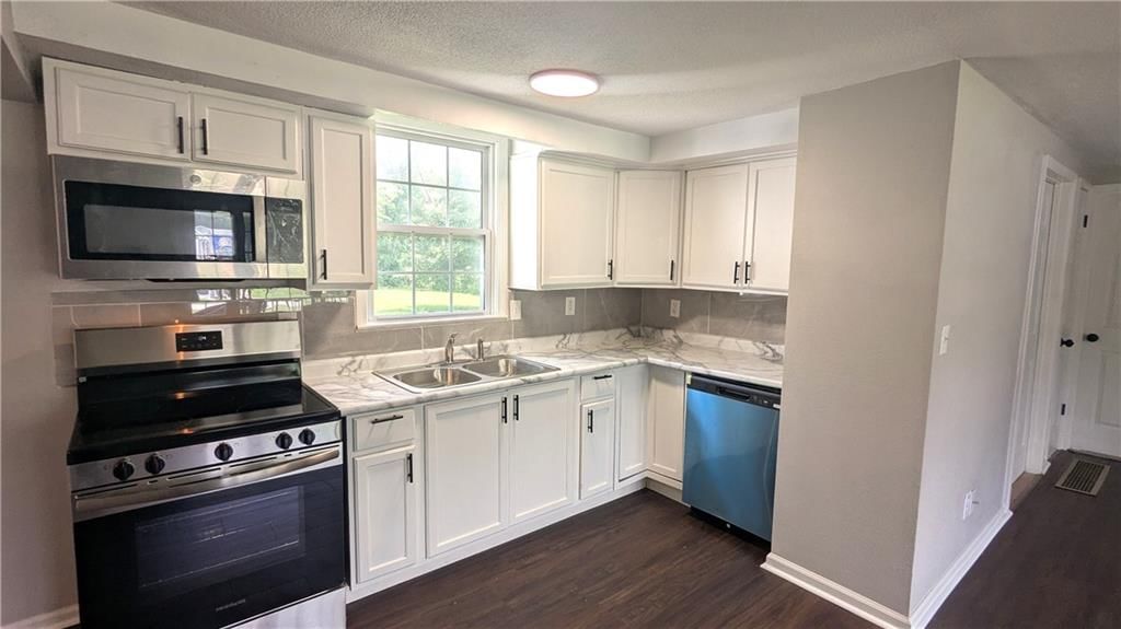 411 N Cogan Lane — photo 19