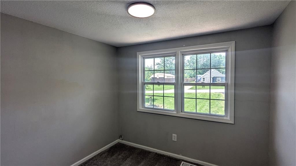 411 N Cogan Lane — photo 28