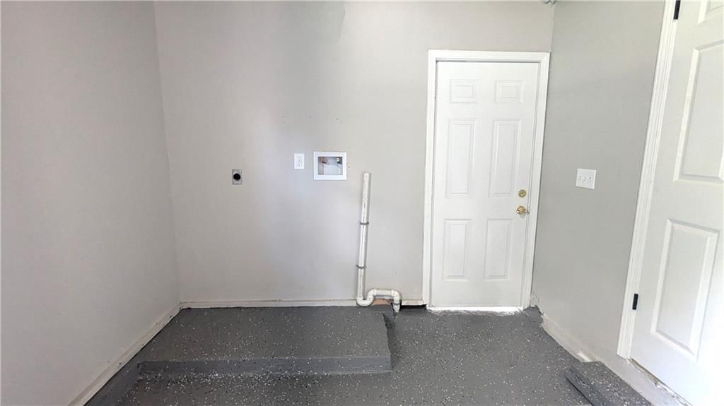 411 N Cogan Lane — photo 35