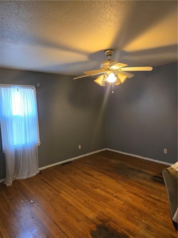 9320 OAKLAND Avenue — photo 10