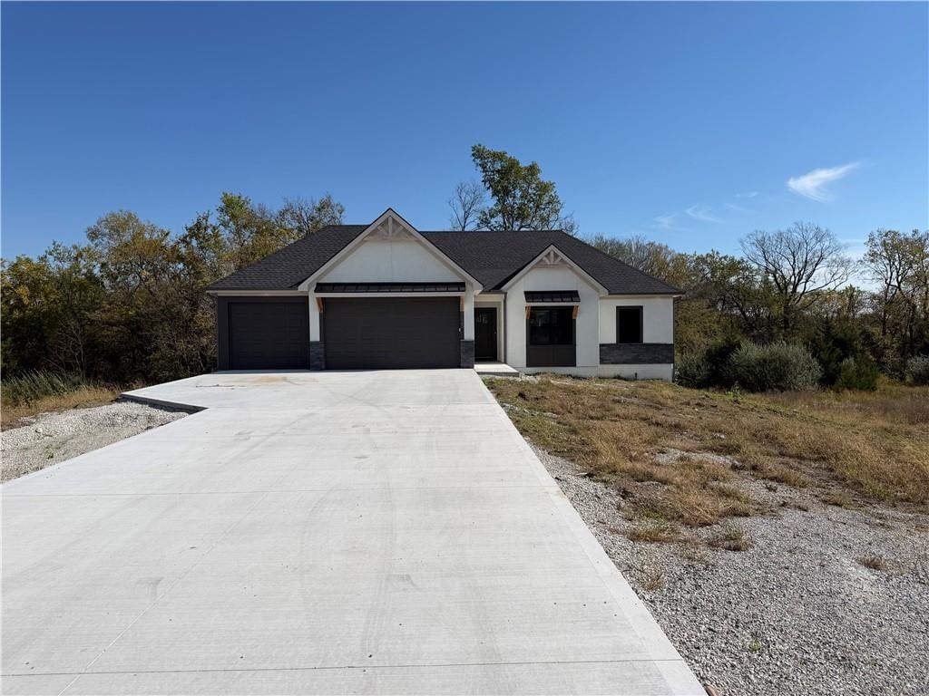 21503 Twin Oaks Parkway, Peculiar, MO