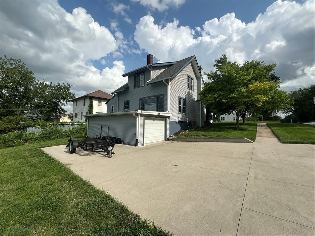 201 E Edwards Street — photo 12