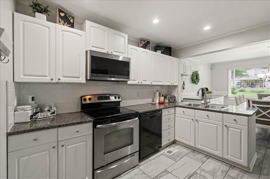 2300 W 79th Street — photo 9
