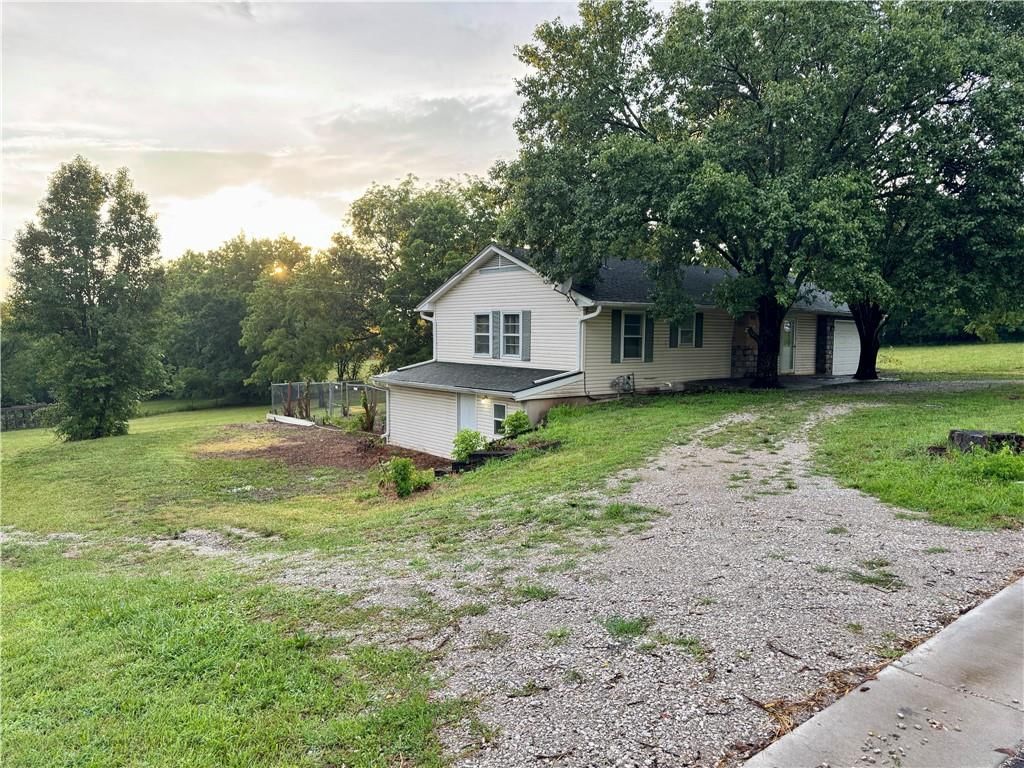 506 N Bynum Road — photo 2