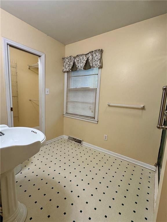 506 N Bynum Road — photo 14