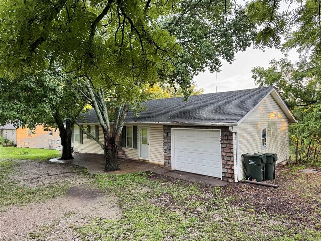 506 N Bynum Road — photo 21