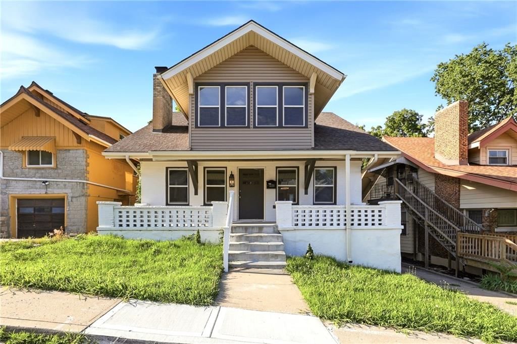1326 Lake Avenue — photo 2