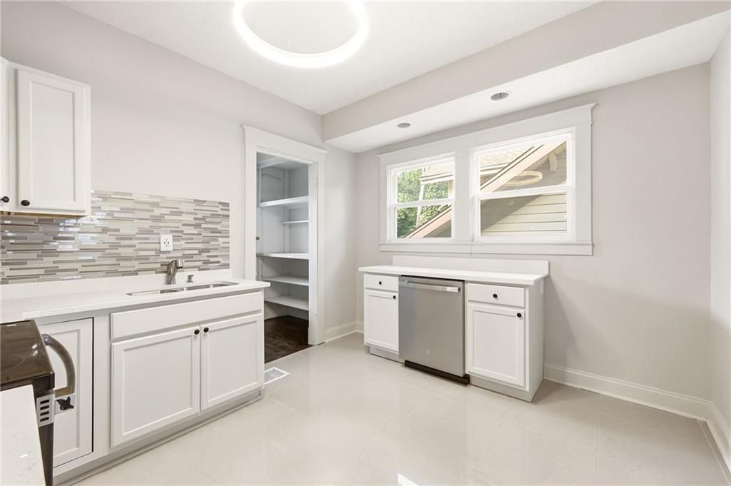 1326 Lake Avenue — photo 18