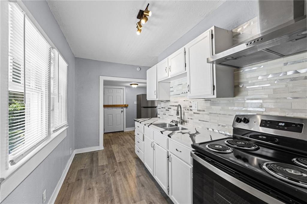 4243 Agnes Avenue — photo 13