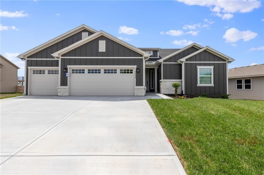 1386 N 163rd Court, Basehor, KS