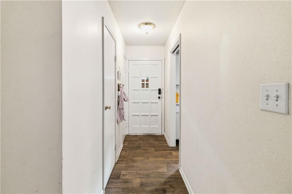 5516 W 97th Street — photo 3