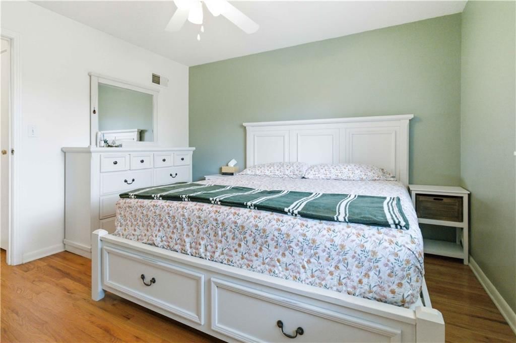 5516 W 97th Street — photo 10
