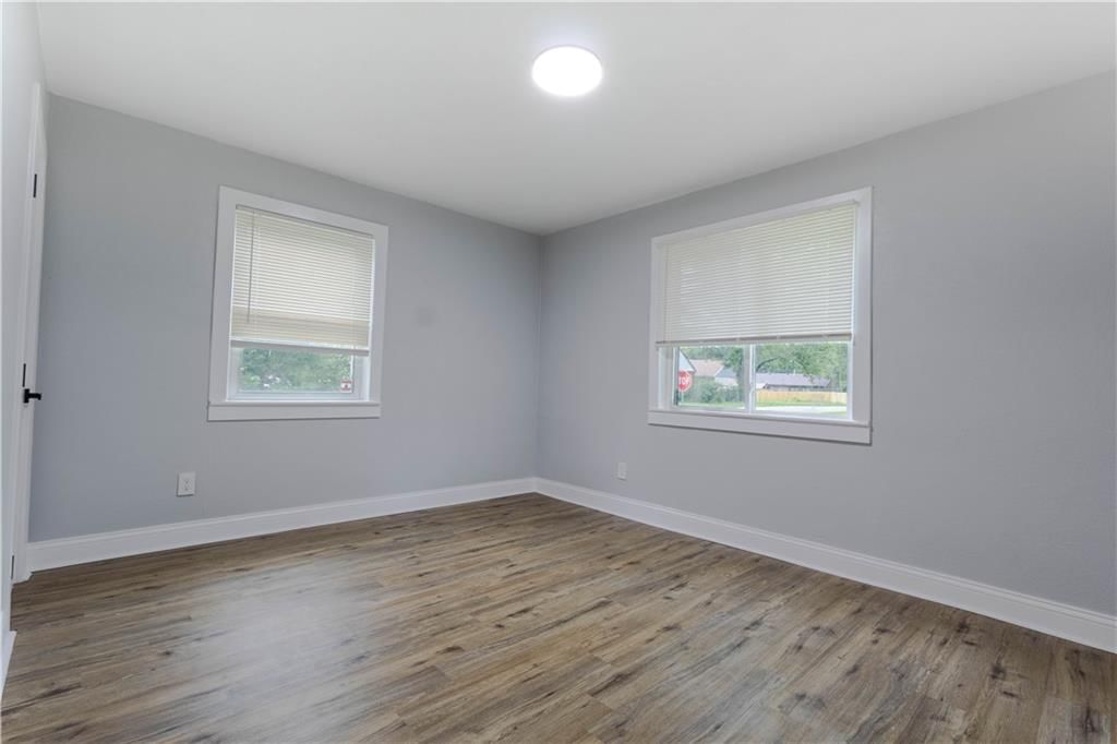 2145 S 47th Terrace — photo 17