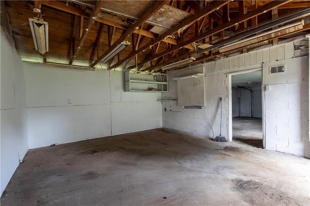 2145 S 47th Terrace — photo 24