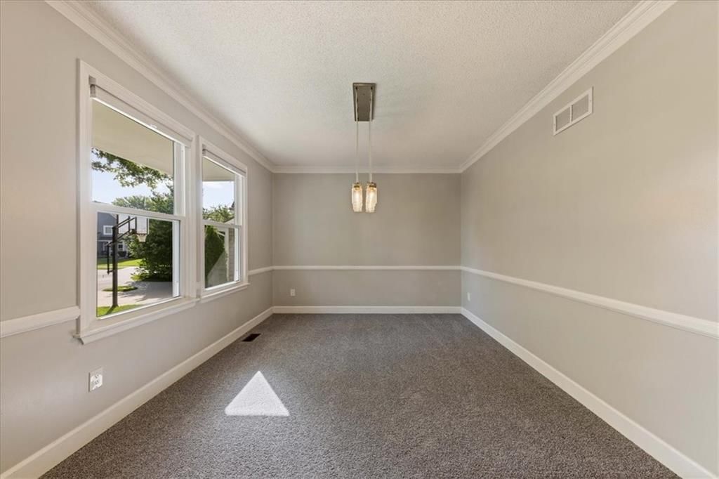 11207 W 116th Terrace — photo 4