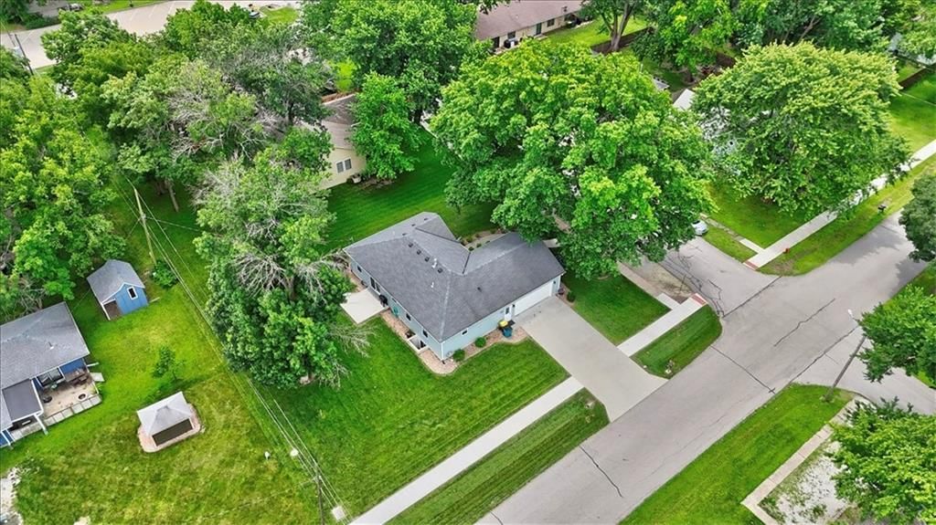 301 S Elm Street — photo 37