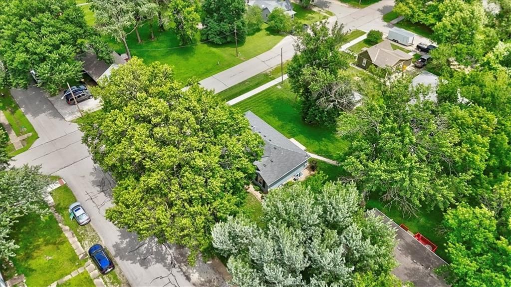 301 S Elm Street — photo 39