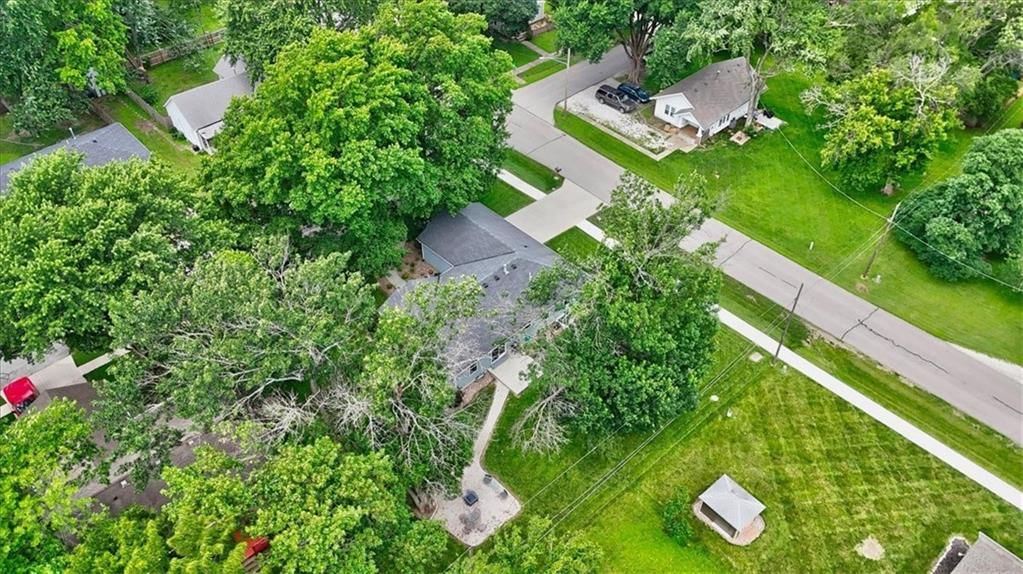 301 S Elm Street — photo 40