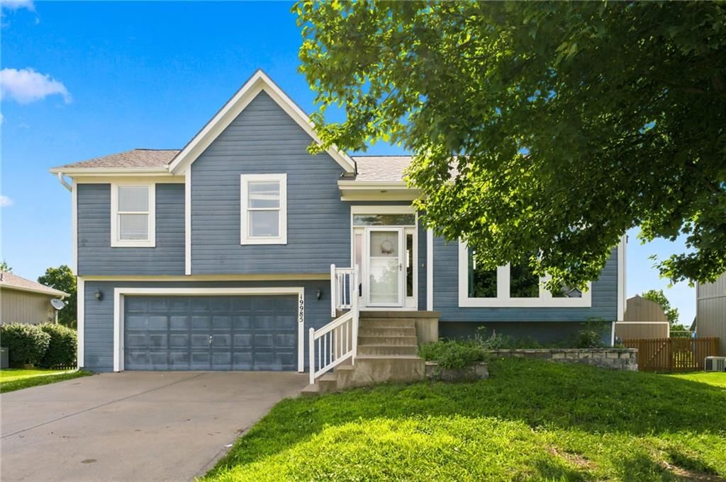 19985 CRESTONE Street, Spring Hill, KS